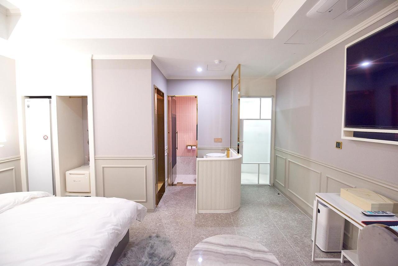 Denbasta Signature Hotel Μπουσάν Εξωτερικό φωτογραφία