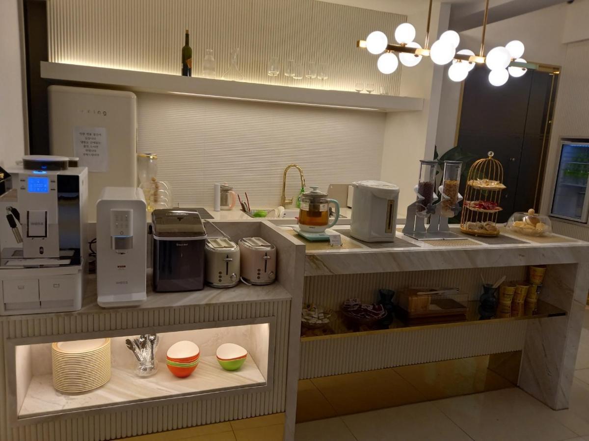 Denbasta Signature Hotel Μπουσάν Εξωτερικό φωτογραφία